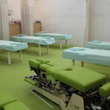 よし鍼灸接骨院東花園院
