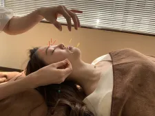 ハリウッド式美容鍼灸 Haritear
